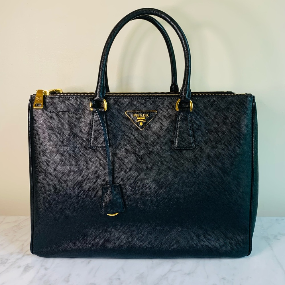 💯Authentic Prada Black Saffiano Lux Tote Bag